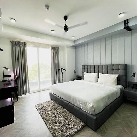 Bedchambers Serviced Apartments - Cyber City Gurgaon Buitenkant foto