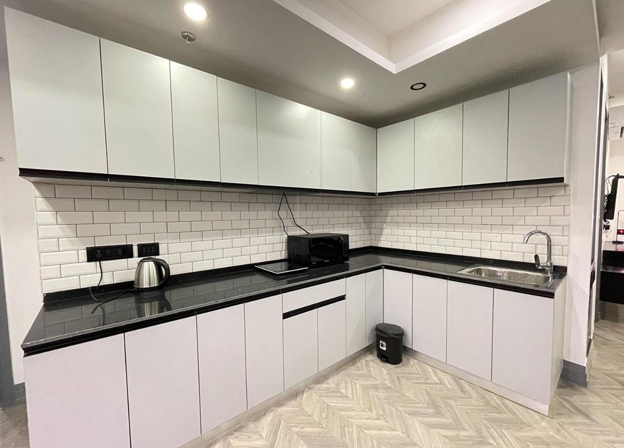 Bedchambers Serviced Apartments - Cyber City Gurgaon Buitenkant foto