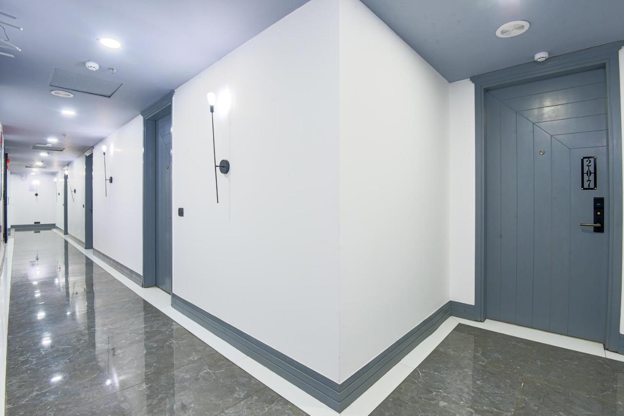 Bedchambers Serviced Apartments - Cyber City Gurgaon Buitenkant foto