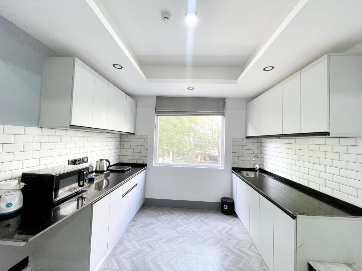 Bedchambers Serviced Apartments - Cyber City Gurgaon Buitenkant foto