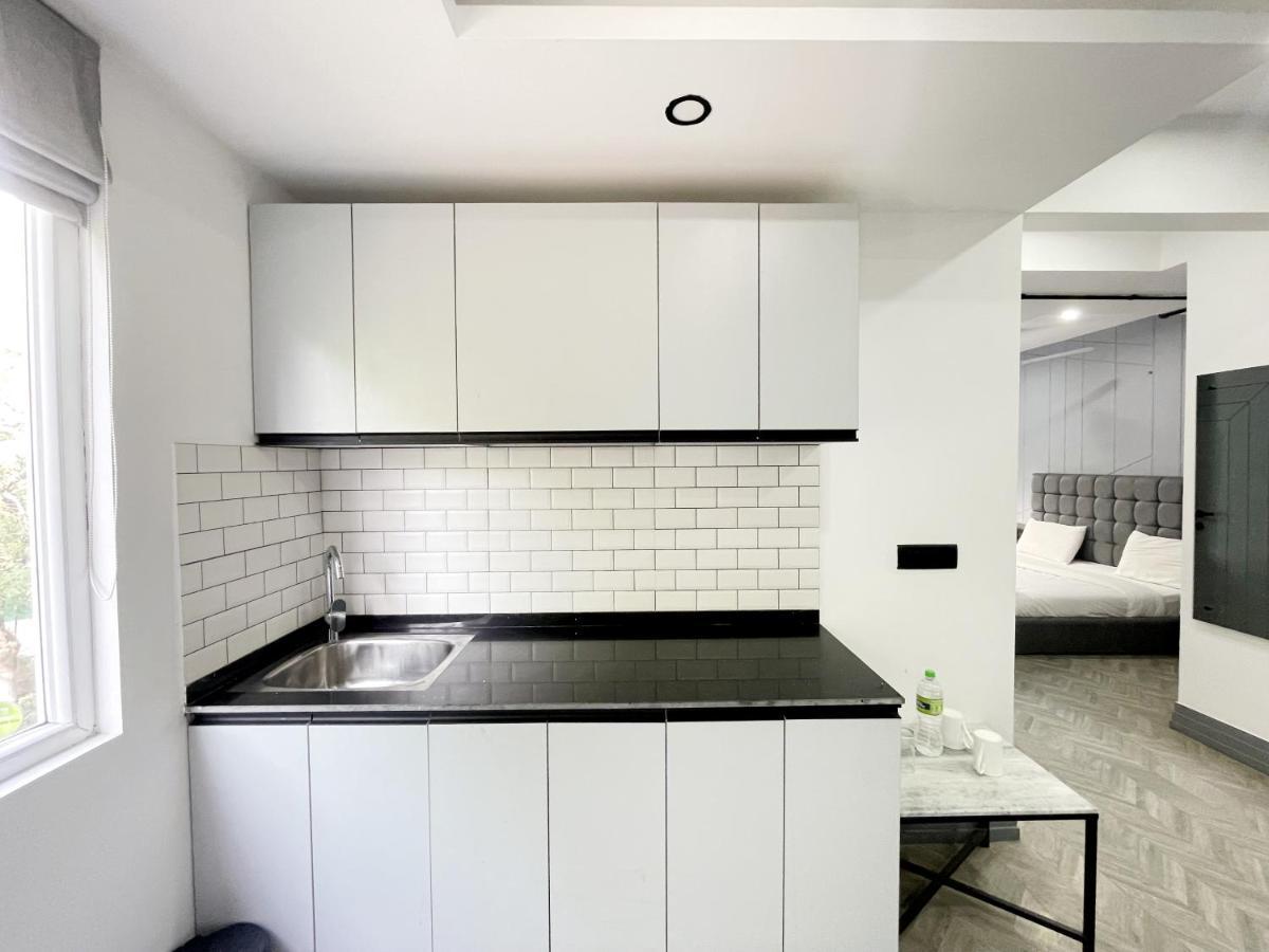 Bedchambers Serviced Apartments - Cyber City Gurgaon Buitenkant foto